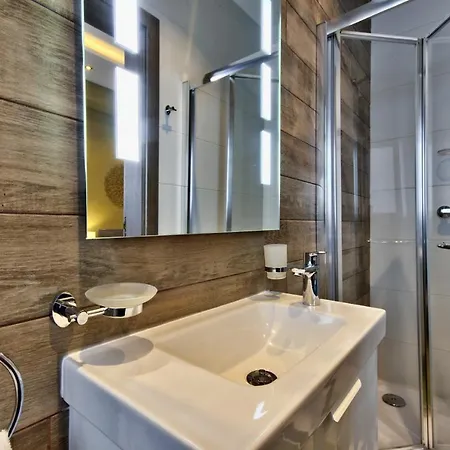 Dea - By Luxury Malta Vila *