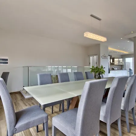 Dea - By Luxury Malta Mellieħa