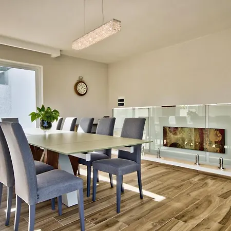 Dea - By Luxury Malta Villa *