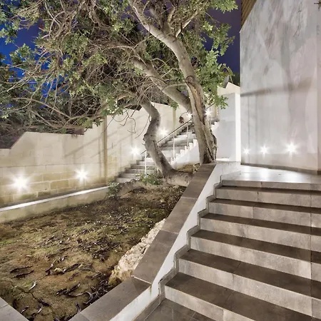 Dea - By Luxury Malta Mellieha